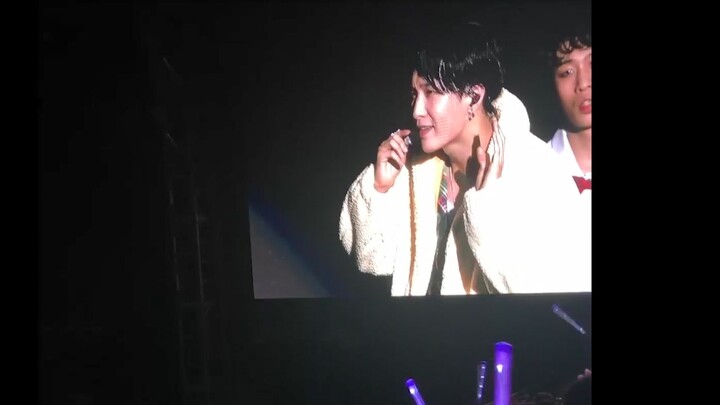 Con trai thẳng nhìn concert của Trương Nghệ Hưng cảm giác thế nào?