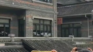 Tôi sắp chết vì cười với người dân Thành Đô rồi, các bạn thật sự hợp tác quá nhỉ