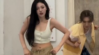 Thử thách 'quần jeans rộng thùng thình' của Ning Yizhuo nhảy điệu nhảy nhóm nam cực ngầu ~