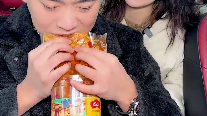 #أقدام دجاج منزوعة العظم بنكهة الليمون.. هالصوت اللي بتعبر به هواو نيو عن مشاعر عدد كبير من الأمهات: