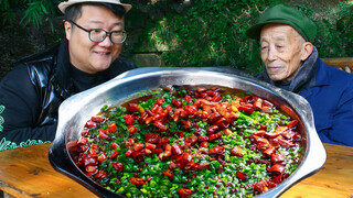 Boiled Beef with Chinese Fragrant-flowered Garlic: Amazingly Tender and Juicy