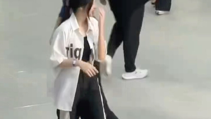 Fay’s dance is so cool—my eyes are filled with joy, and all I see is you.