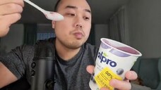 ASMR Eating Sounds - Alpro Blueberry Soy Yoghurt 🫐🍶 NO TALKING X With English Subtitles
