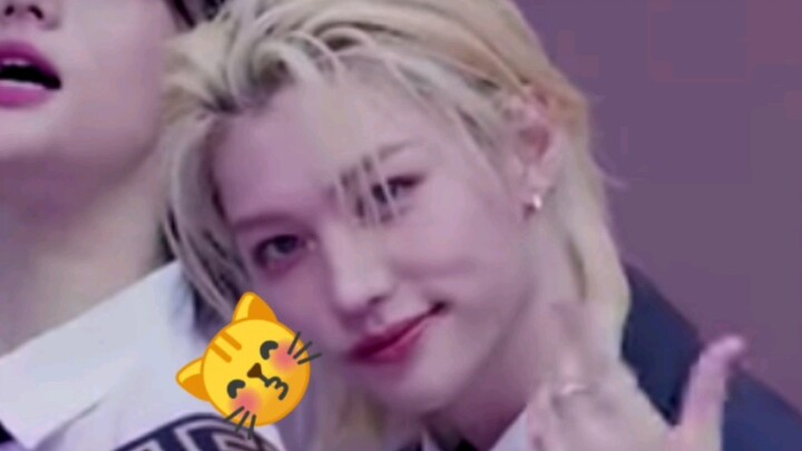 今天一起来看小羽毛舞蹈接力吧！【Felix｜李龙馥】