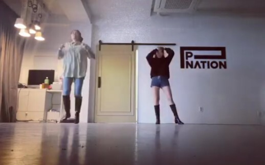 【HyunA】My sister, you finally updated the dance studio! Let’s dance more!!!