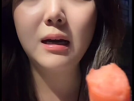 ขอโทษนะ อดใจไม่ไหวเลย ฮิฮิ