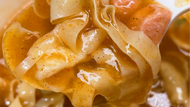 #Sup Pedas Hu Ini kurir makanan sekarang punya layanan segamblang ini? Terus siapa sebenarnya cowok 