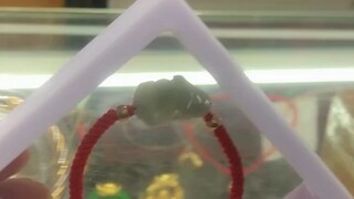 “拣尽寒枝不肯栖，寂寞沙洲冷”宁可在坚守中孤独，也不愿随波逐流，这种清醒的落寞，才是生命最真实的底色。