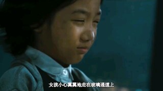 高楼突发大火，里面的火艰难自救 "