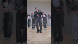 JUNGKOOK Feat. LE SSERAFIM "Standing Next To You" #jungkook #lesserafim #recommended #shots #shorts