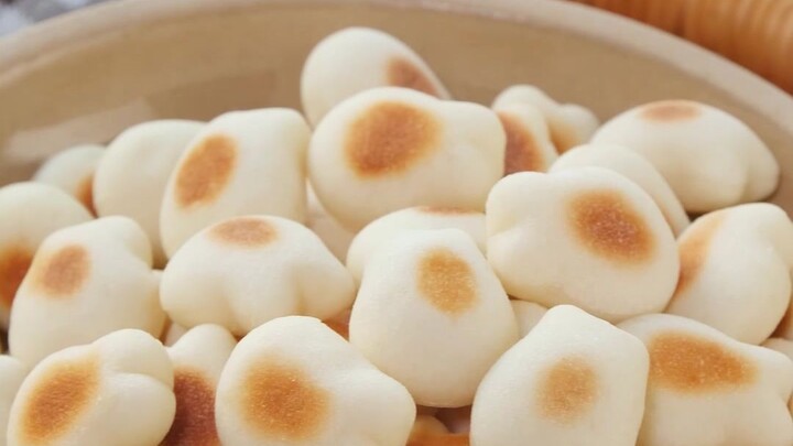 So cute, so fluffy, and so nutritious! My love for it is truly unbeatable.