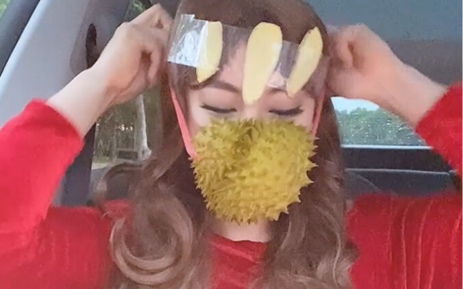 The Big Difference Between Regular People and Beauty Vloggers When It Comes to Motion Sickness