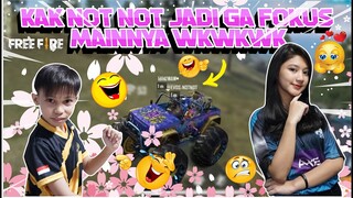 PRANK NGEGOMBALIN KAK NOT-NOT HABIS HABISAN GUYS WKWK! BARENG KAK IOG BION!