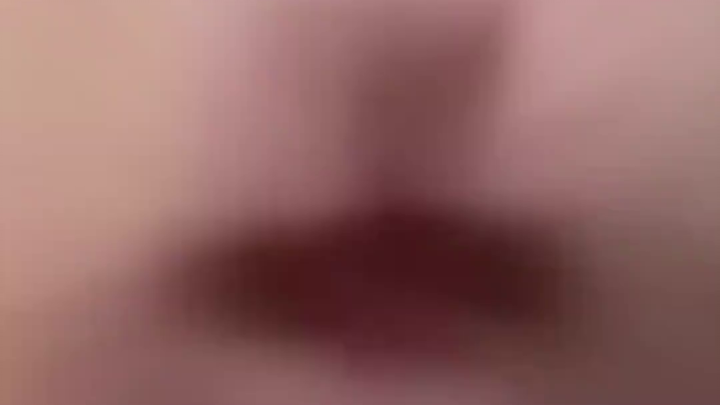 خبيرة التوظيف في مصنع الإلكترونيات تكشف: رجل مطلق بعمر 38 مع طفل يخدع صديقته الطالبة من جيل الـ00!