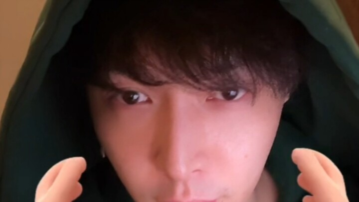 【Zhang Yixing】260103 Siaran Langsung Douyin Versi Lupa Mematikan Hadiah, Terburu-buru Mengakhiri Sia