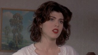 It turns out that Spider-Man's aunt was so beautiful when she was young! The sexiest Aunt May in history, and also had a relationship with Iron Man! Marisa Tomei beautiful forever~