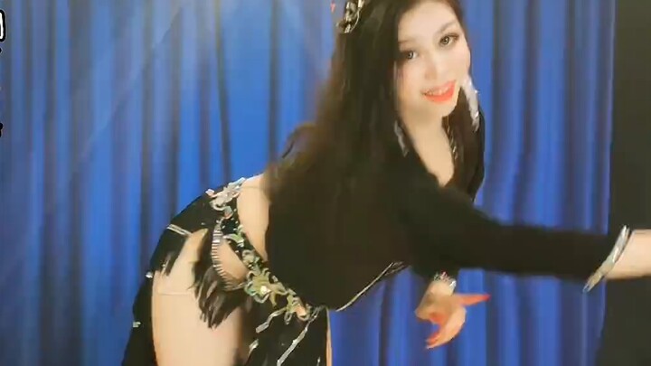 สาวน้อยผู้มีเสน่ห์ ท่าเต้นบัลดีของอียิปต์: Sheng Xiuqing ครูสอนเต้นรำหน้าท้องมืออาชีพจากเมืองอู่ฮั่น