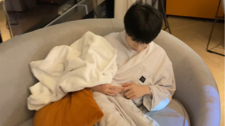 เมื่อน้องชายสับสนอยู่ในห้องน้ำ