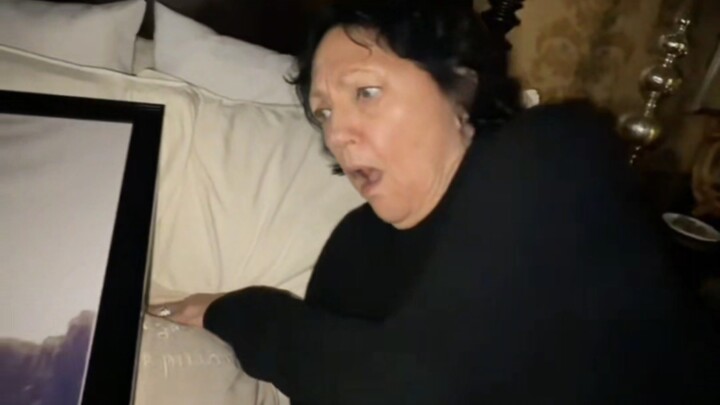 【Jianren TV】“Wake Grandma and Show Her a Photo of the Pig God”