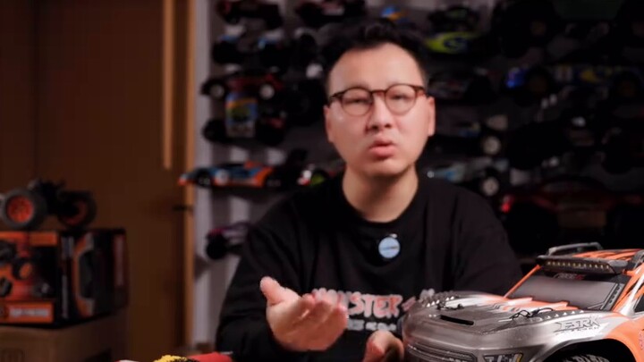 Newbies should try to wash RC cars with less water for daily cleaning and maintenance