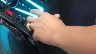 天很蓝 ，树很绿 ，风很轻，阳光很暖，抛开烦恼人生何其短，要笑的格外甜。
