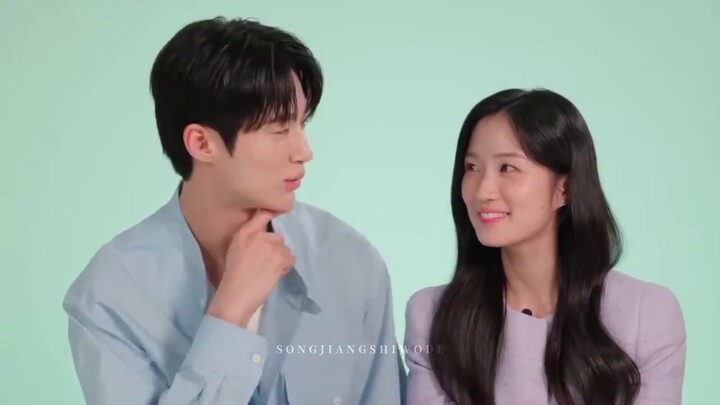 [Byeon Woo-seok|Kim Hye-hee] Dia bahkan tertawa ke arahnya! ! Wawancara tanpa potongan seperti ini m