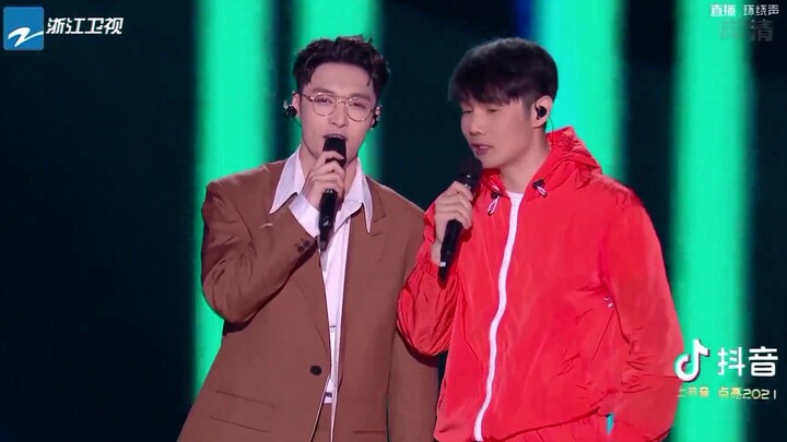 [2021 New Year’s Gala] Li Ronghao & Zhang Yixing – “Niánshào Yǒuwéi” + “Wǒ Bù Hǎo” HD_1080p