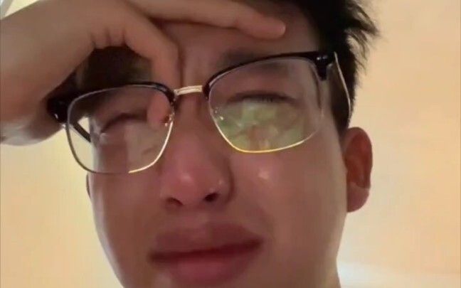 «الاندثار في غبار الحياة» جعلني حزينًا جدًا: كيف يمكن لابن القمح الطيب والبسيط أن يُترك فريسة للآخري