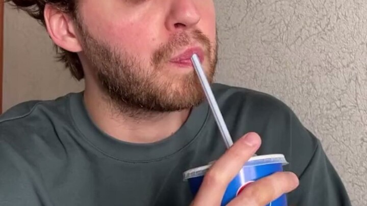 عندما يكون لديك صديق مرح وسخيف... من الذي ارتفع ضغط دمه؟