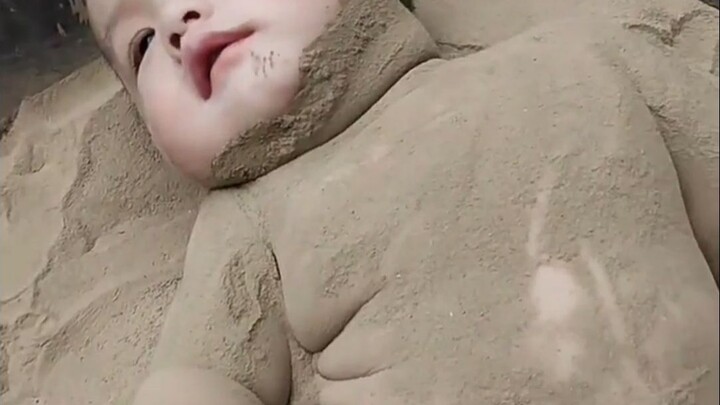 Traditional Chinese Medicine TV: The Muddier the Child, the Healthier They Are — Experts Advise Lett