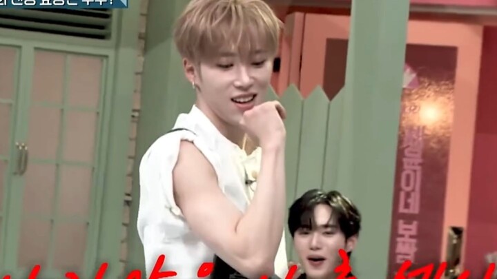 Nhảy lại bài Mmmh của kai – đúng chuẩn vùng an toàn! Tôi chỉ biết vũ đạo của Arno thật uyển chuyển /