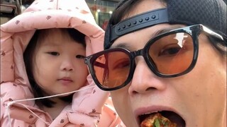 哈哈哈哈～南昌人民真的很热情呐～ 南昌拌粉和瓦罐汤真的惊艳到我一个广东人了。#逛吃逛吃 #宝爸带娃 #露兮粑粑