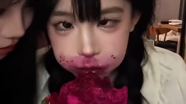 Buah naga teman sekamar hilang, malah curiga sama aku...