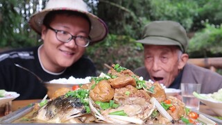 New Way of Eating Silver Carp with Fried Bean Curd.