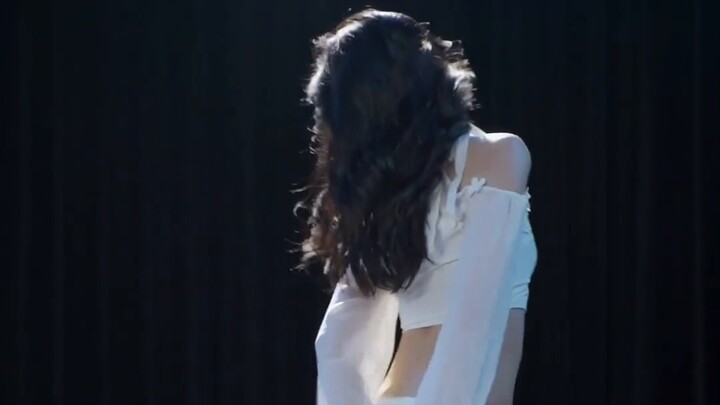 หัวใจของหญิงสาวในการเต้นรำมีความงดงามบริสุทธิ์