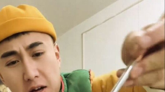 เหตุไฟฟ้าตีนไก่ไม่มีกระดูก