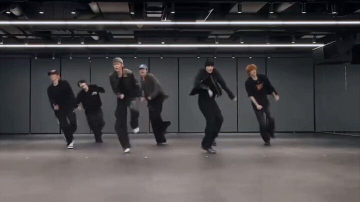 วิดีโอเปรียบเทียบ BoomBoomBass [RIIZE] [TWS] [TOP Landing Boy] Times Fengjun