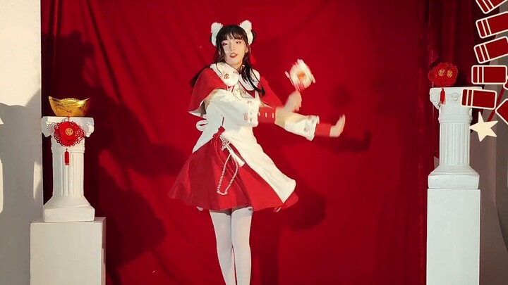 Beat the gongs and drums to celebrate the New Year, Cat Three Sauce wishes you a happy New Year! [Tu