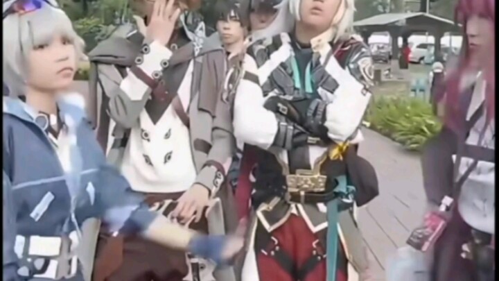 I heard the cosplay community doesn't bash looks