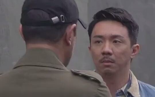 Adegan menampar wajah Louis Koo dan Cheung Chi-chung tanpa ada yang meminjam!