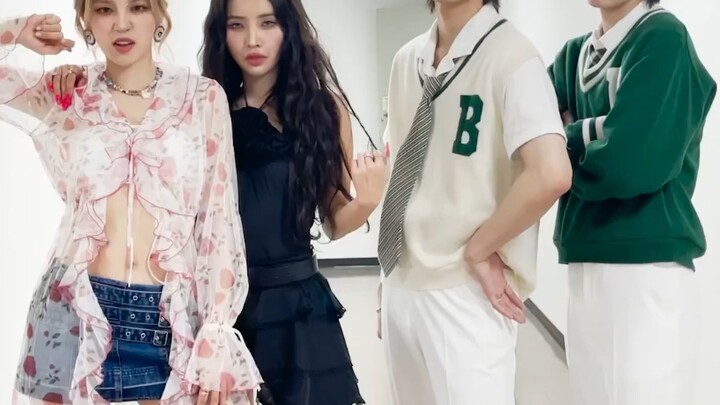 可爱的wugi这一身衣服好搭配