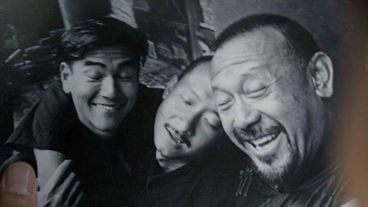 《得  俩都闭上了》
