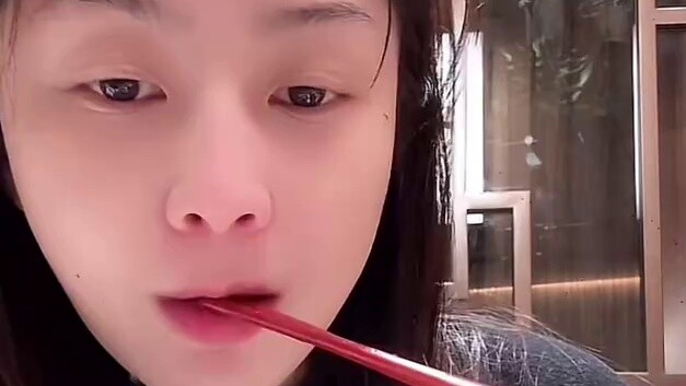 (Armor Hero Xingtian) Childhood goddess Yang Huanying recalls Zhang Vina's 1.9 live broadcast