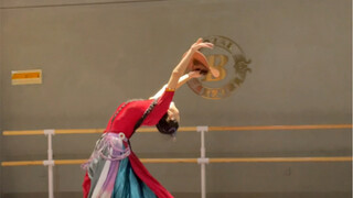 Tibetan dance "Tsering Lhamo"