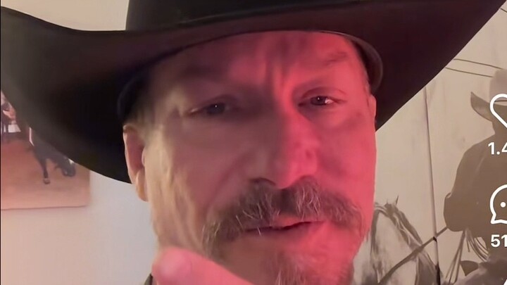 رجل من تكساس يزور Xiaohongshu، وتعليقه في قسم التعليقات لا يُصدق