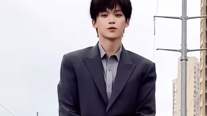 【Tử Dư】【Thần tượng Dư】Chia sẻ một video nhảy do công ty Tử Dư đăng trên Xiaohongshu, đẹp trai quá. A