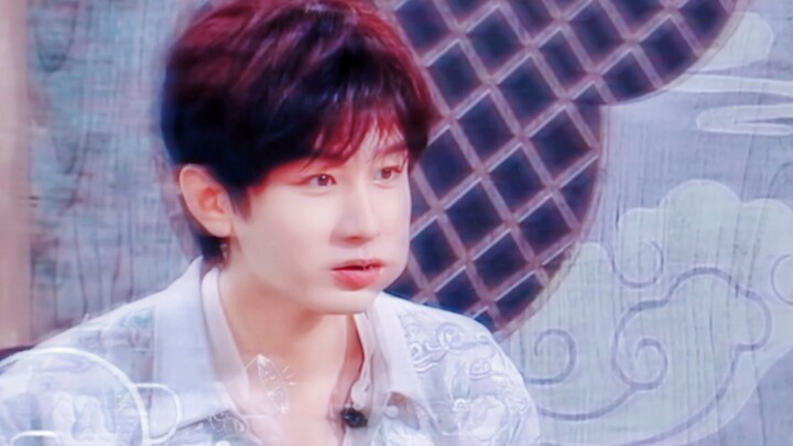 "Imutnya kontras! Kelihatannya sangat gampang ditipu... Ternyata kecerdasan memang bisa diperankan!"