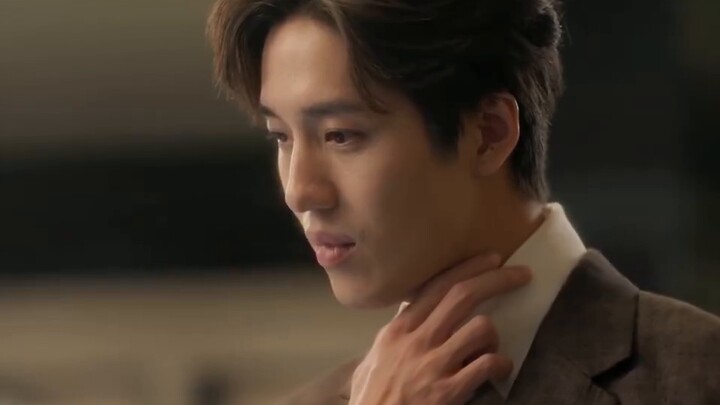 Straight-forward and bright lady x forbearing and restrained older man, her step-by-step approach ma