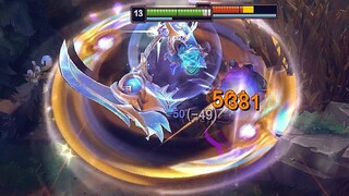 One Q menyebabkan physical damage sebesar 40% dari nilai kesehatan maksimum, dan merupakan hero yang
