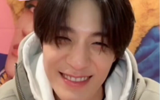 3.20 năm 2023 Jeno: “Thư trúng tuyển Harvard ư? Nhanh lại đây ôm một cái!!”